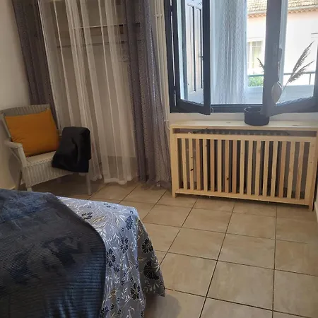 Lägenhet 2 Chbres Ideal Pour Ou Travail, Proche Centre Et Port, A 2km, Wifi *