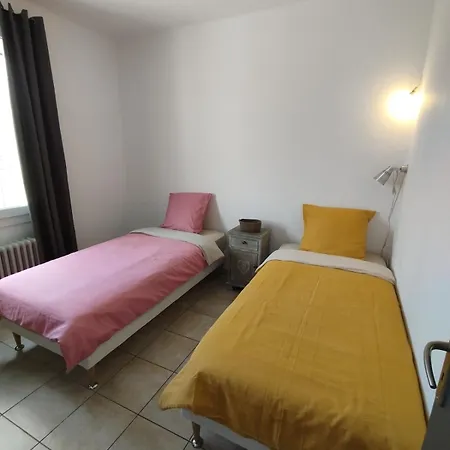 Apartment 2 Chbres Ideal Pour Ou Travail, Proche Centre Et Port, A 2km, Wifi