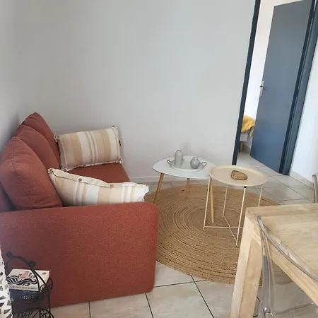 2 Chbres Ideal Pour Ou Travail, Proche Centre Et Port, A 2km, Wifi Apartment *