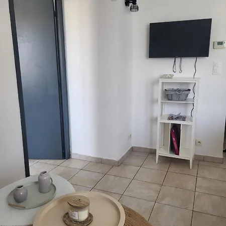 2 Chbres Ideal Pour Ou Travail, Proche Centre Et Port, A 2km, Wifi *